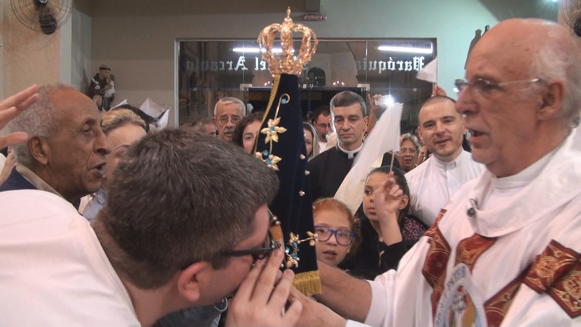 Comunidade acolhe a imagem peregrina de Nossa Senhora Aparecida