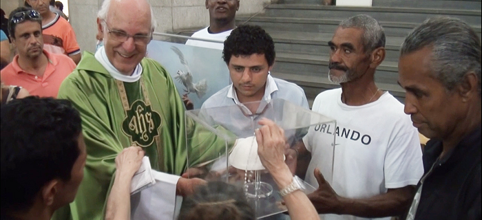 Pastoral de Rua de São Paulo recebe solideu do Papa Francisco