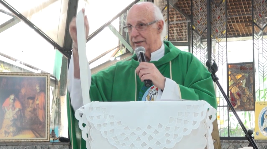 Homilia do Pe. Julio em 11/08/2019: A Igreja de Jesus tem que estar cingida pra servir