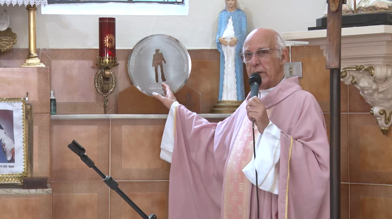 Pe. Julio: “é preciso ter coerência!”