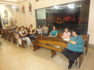 Comunidade reunida em prol da festa junina