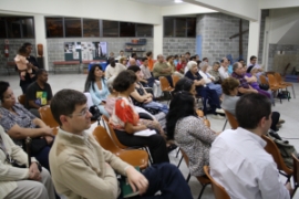Público no lançamento do livro
